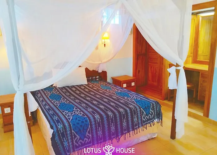 Lotus House Jimbaran (Bali)